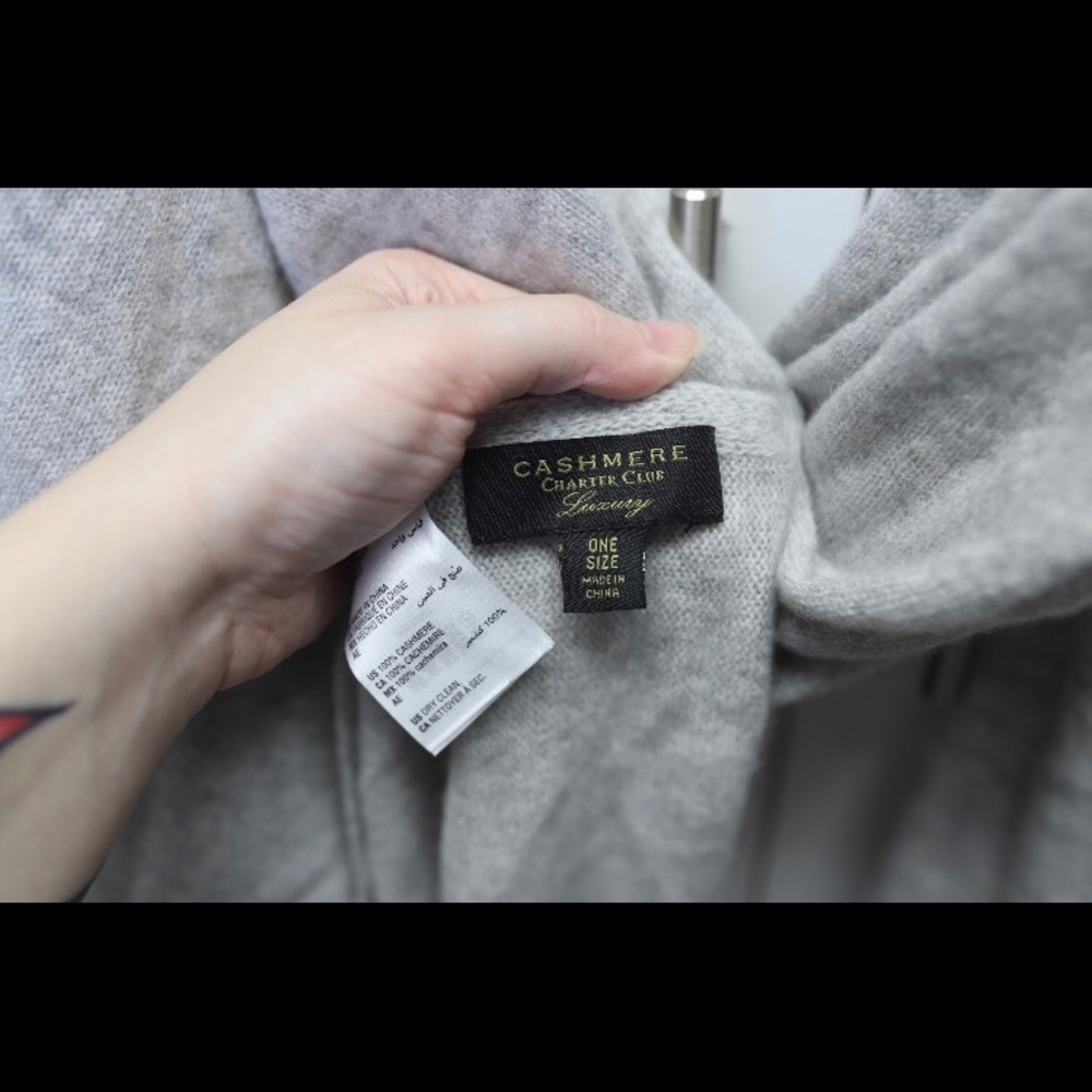 Cashmere scarf